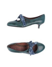 CX - Closed-toe slip-ons 