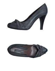 JANET & JANET - Closed-toe slip-ons 