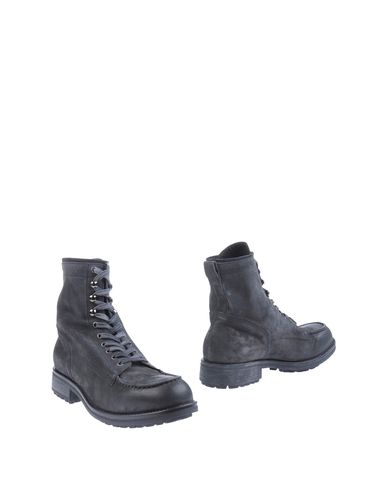 ZOOM DÉBUT - Combat boots