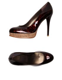 STUART WEITZMAN - Closed-toe slip-ons