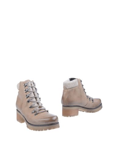ZOOM CUOIERIA - Ankle boots