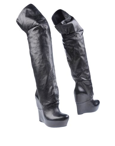 ZOOM VIC MATIE' - Boots