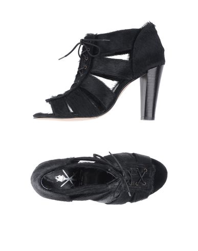 ZOOM OPENING CEREMONY - High-heeled sandals