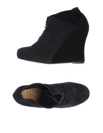 OPENING CEREMONY - Laced shoes