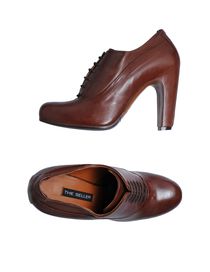 THE SELLER - Laced shoes
