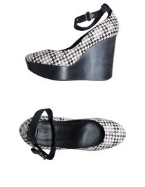 CHLOÉ - Closed-toe slip-ons