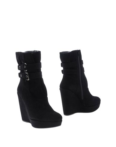 ZOOM STUART WEITZMAN - Ankle boots