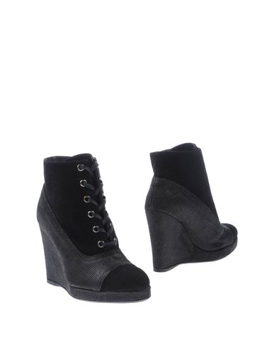 ZOOM STUART WEITZMAN - Ankle boots