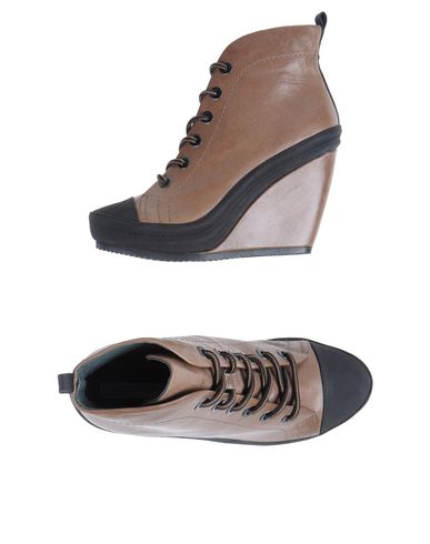 ZOOM LOGAN CROSSING - Wedge
