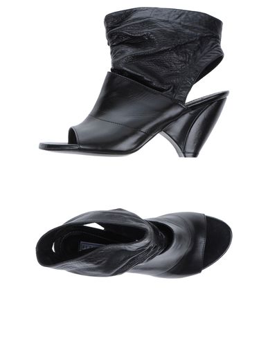 ZOOM VIC MATIE' - High-heeled sandals