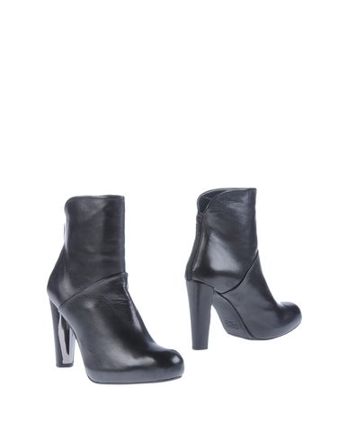 ZOOM STUART WEITZMAN - Ankle boots