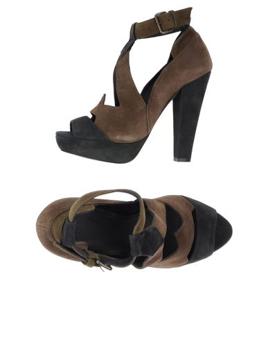 ZOOM HOSS INTROPIA - Sandals