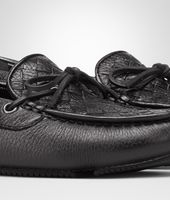 Bottega Veneta® Mokassin aus gewaschenem Cervo Leder Intrecciato Nero Bottega Veneta® Mokassin aus gewaschenem Cervo Leder Intrecciato Nero