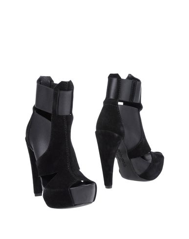 ZOOM PEDRO GARCÍA - Ankle boots
