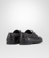 Bottega Veneta® Segelschuh aus Kalbsleder Intrecciato Nero Bottega Veneta® Segelschuh aus Kalbsleder Intrecciato Nero