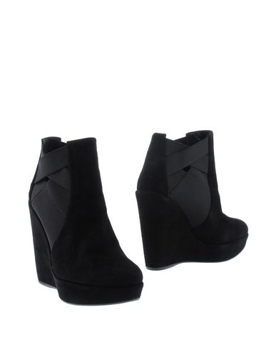 ZOOM STUART WEITZMAN - Ankle boots