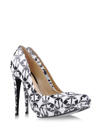 Closed toe - POLLINI