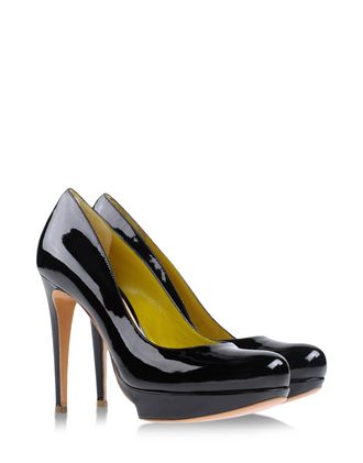 Closed toe - POLLINI