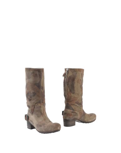 ZOOM VIC MATIE' - Boots