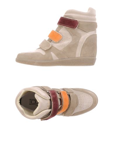 ZOOM CULT - Wedge