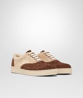 Bottega Veneta® Sneaker aus Wildleder Intrecciato Edoardo und Walnut Bottega Veneta® Sneaker aus Wildleder Intrecciato Edoardo und Walnut