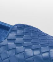Bottega Veneta® Slipper aus Nappaleder Intrecciato Électrique Bottega Veneta® Slipper aus Nappaleder Intrecciato Électrique