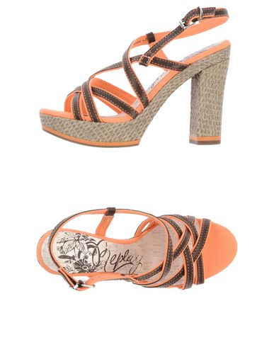 ZOOM REPLAY - Sandals