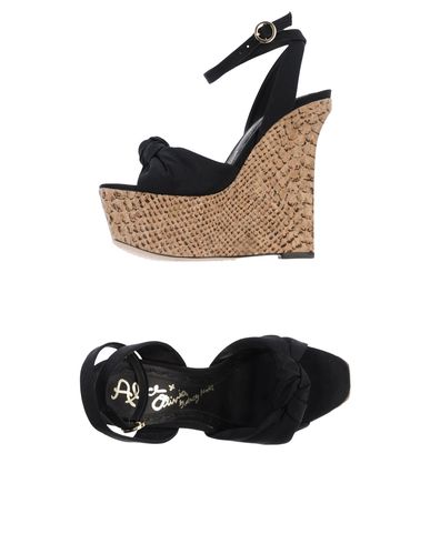 ZOOM ALICE AND OLIVIA by STACEY BENDET - Wedge