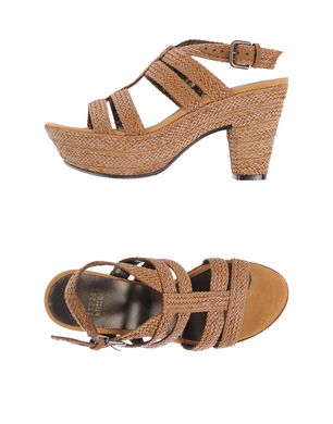 STUART WEITZMAN - Sandals