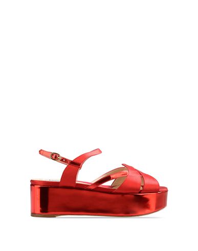 Moschino, Plateau