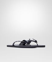 Bottega Veneta® Sandale aus Krokodilleder Dark Prusse Bottega Veneta® Sandale aus Krokodilleder Dark Prusse