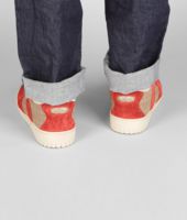 Bottega Veneta® Sneaker aus Kalbswildleder Intrecciato New Red und Walnut Bottega Veneta® Sneaker aus Kalbswildleder Intrecciato New Red und Walnut