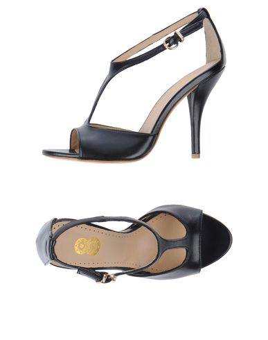 ZOOM 8 - Sandals