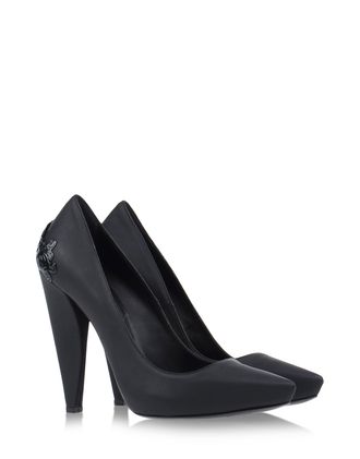 Closed toe - McQ