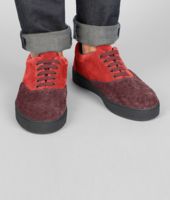 Bottega Veneta® SNEAKER AUS WILDLEDER INTRECCIATO AUBERGINE FRAISE Bottega Veneta® SNEAKER AUS WILDLEDER INTRECCIATO AUBERGINE FRAISE