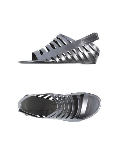 ZOOM VIC MATIE' - Sandals
