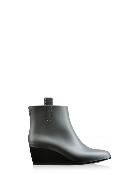 sofia boot alpine design