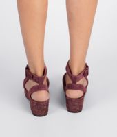 Bottega Veneta® Sandalen aus WILDLEDER INTRECCIATO AUBERGINE Bottega Veneta® Sandalen aus WILDLEDER INTRECCIATO AUBERGINE