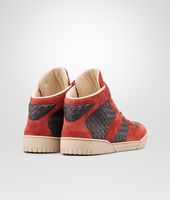 Bottega Veneta® SNEAKER AUS KALBS-WILDLEDER INTRECCIATO MEDIUM GREY UND BURNT RED Bottega Veneta® SNEAKER AUS KALBS-WILDLEDER INTRECCIATO MEDIUM GREY UND BURNT RED