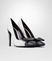 Bottega Veneta® MIST MEDIUM GREY SMOOTH CHEVRE PATENT PUMP Bottega Veneta® MIST MEDIUM GREY SMOOTH CHEVRE PATENT PUMP