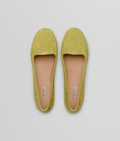 Bottega Veneta® CHAUSSON DE VILLE NEW CHARTREUSE en daim Intrecciato Bottega Veneta® CHAUSSON DE VILLE NEW CHARTREUSE en daim Intrecciato