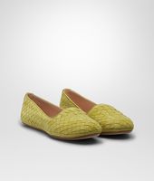 Bottega Veneta® CHAUSSON DE VILLE NEW CHARTREUSE en daim Intrecciato Bottega Veneta® CHAUSSON DE VILLE NEW CHARTREUSE en daim Intrecciato