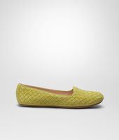 Bottega Veneta® CHAUSSON DE VILLE NEW CHARTREUSE en daim Intrecciato Bottega Veneta® CHAUSSON DE VILLE NEW CHARTREUSE en daim Intrecciato