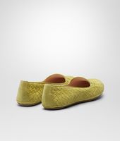 Bottega Veneta® CHAUSSON DE VILLE NEW CHARTREUSE en daim Intrecciato Bottega Veneta® CHAUSSON DE VILLE NEW CHARTREUSE en daim Intrecciato