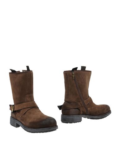 ZOOM DÉBUT - Boots