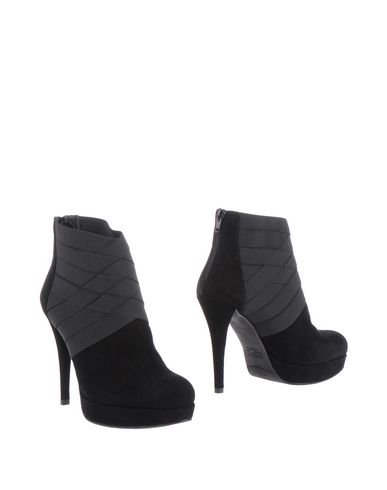 ZOOM STUART WEITZMAN - Ankle boots