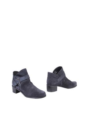 STUART WEITZMAN - Ankle boot