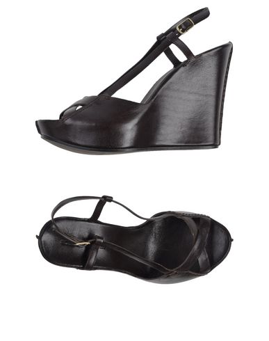 Сандалии  - Темно-коричневый цвет