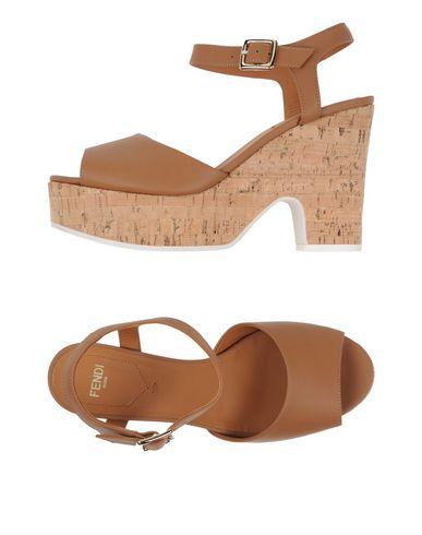 Сандалии FENDI