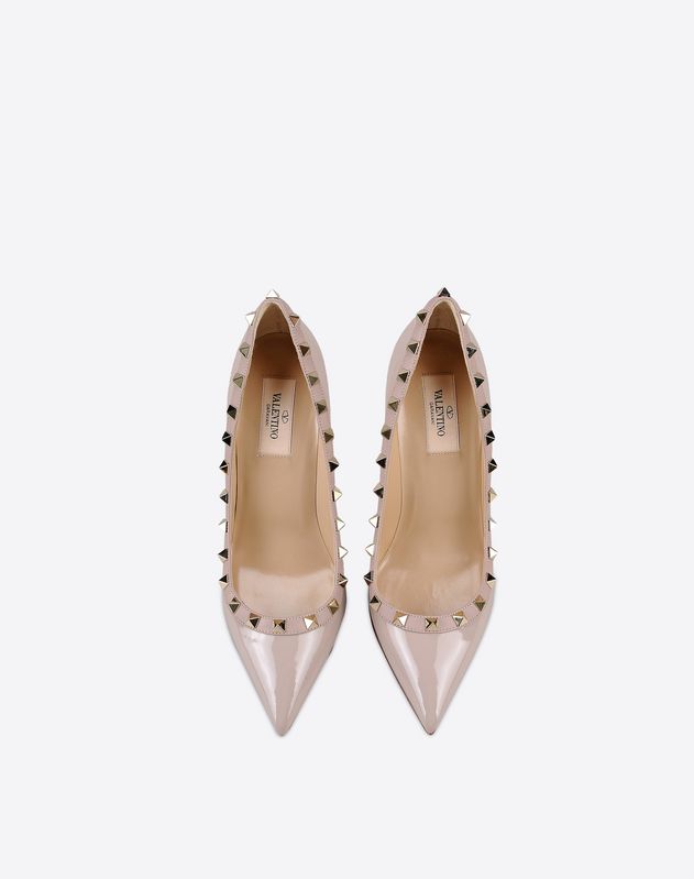 Studs<br>Varnished effect<br>Leather sole<br>Narrow toeline<br>Spike heel<br> Women 44978450QW
